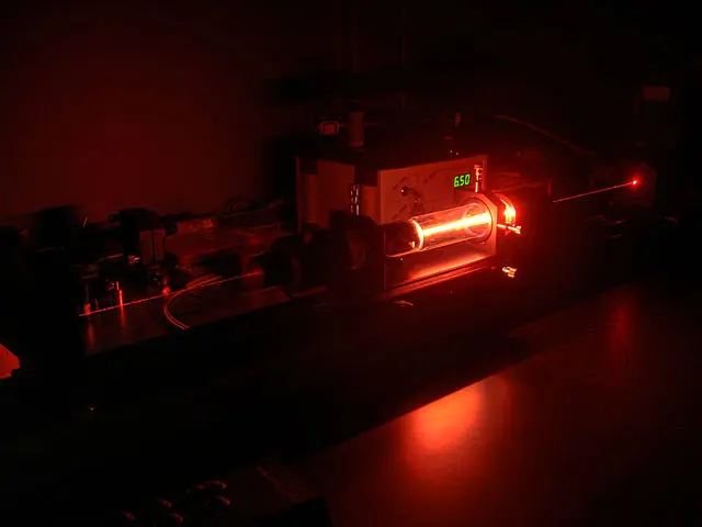 Helium-Laser in Operation