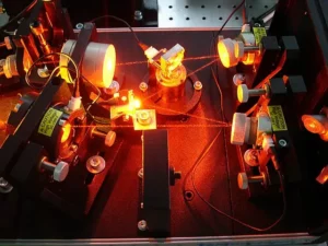 CW single-frequency ring Dye laser