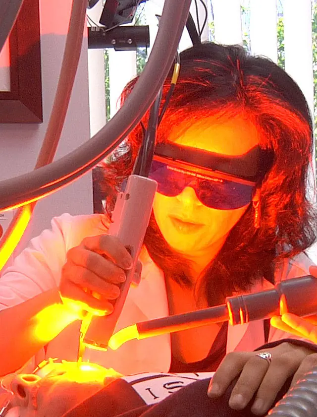 Tunable Orange-Red Diamond Laser Revolutionizes Biomedicine, Astronomy and Spectroscopy