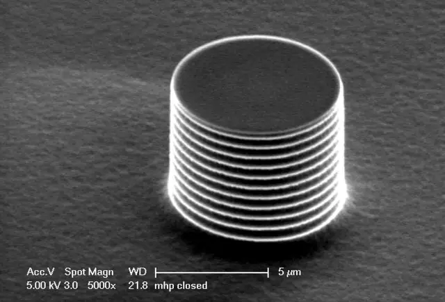 Scanning electron micrograph of a silicon pillar fabricated using photolithography and deep reactive-ion etching (Bosch process)
